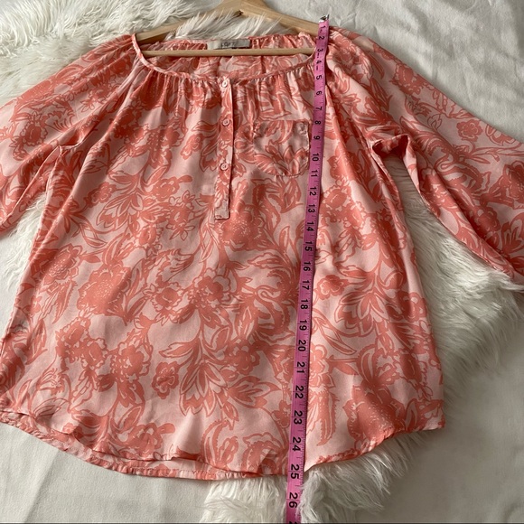 LOFT • Silky Pink and White Blouse - Picture 2 of 8